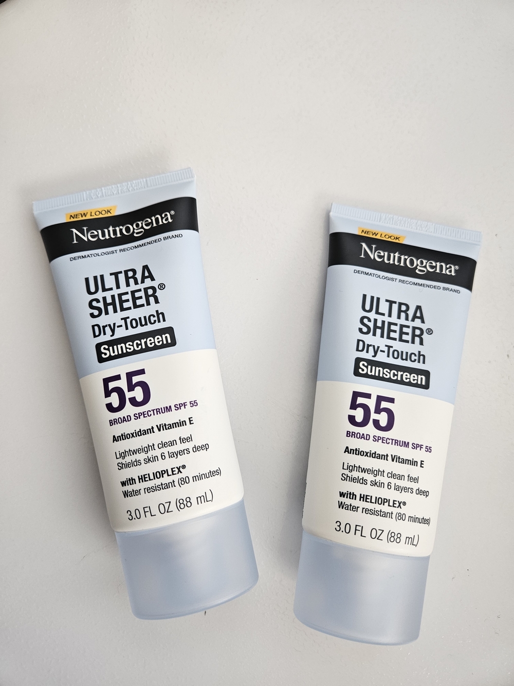 Neutrogena Ultra Sheer Dry-Touch Sunscreen SPF 55 - Light Blue and White